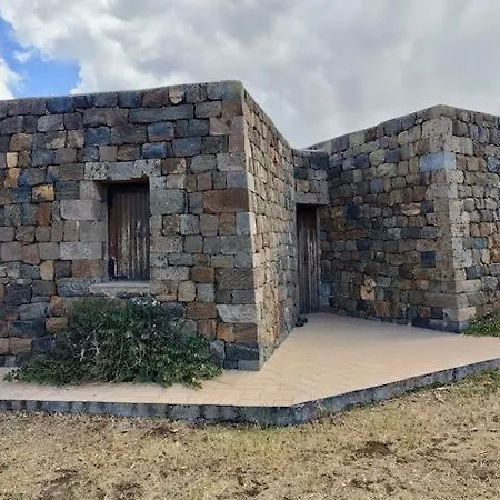 Dammusino Bukkuram Holiday home *